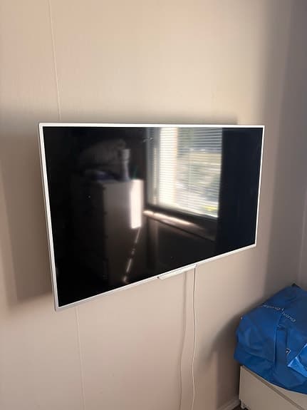 40 tums tv smart med amblight (ljus på kanterna)