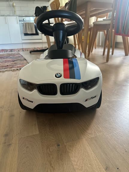 Sparkbil BMW - med lampor fram och bak