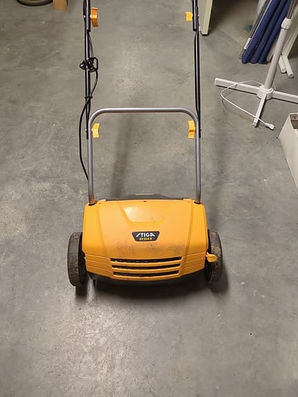 Stiga elektrisk vertikalskärare/mossrivare gul