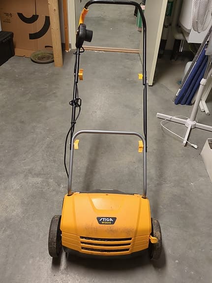 Stiga elektrisk vertikalskärare/mossrivare gul