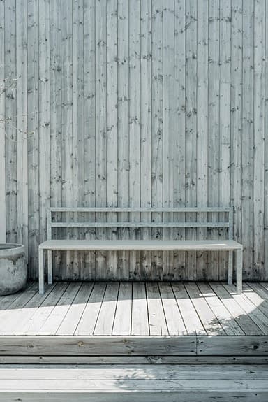 Betongbänk och tillhörande pall från Grafitgrå