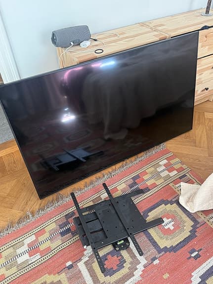 Säljer Samsung tv 55tum + väggfäste