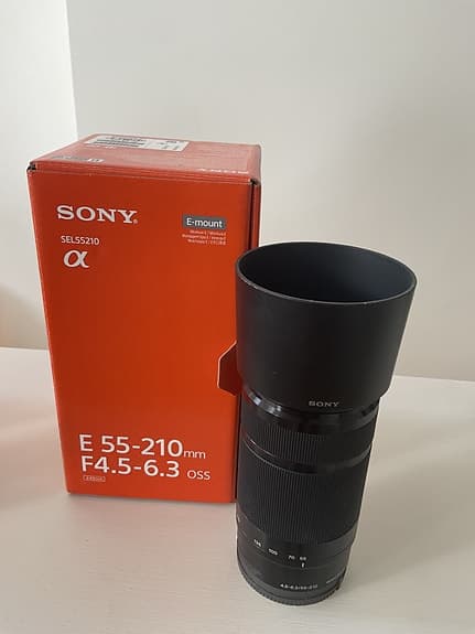 Sony A7 III med tre objektiv + minneskort + tripod + blixt + väska