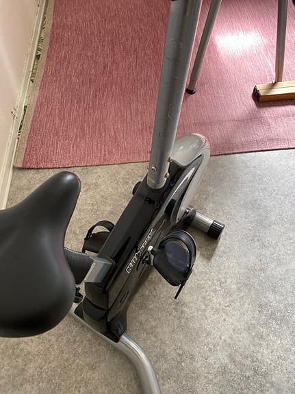 Kilberry motionscykel med display svart/grå