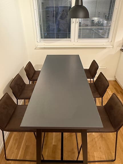 Bord + 6 stolar