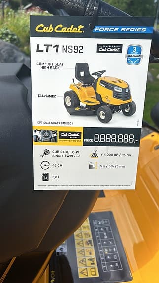 Cub Cadet LT1 NS92 åkgräsklippare – som ny, endast 13h