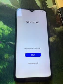 Samsung A20e med bytt batteri och skärmskydd