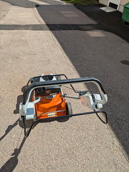 Gräsklippare Stihl RM 2 RT 2023