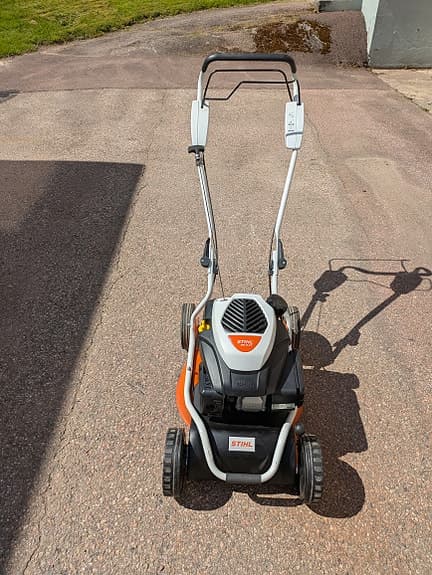 Gräsklippare Stihl RM 2 RT 2023