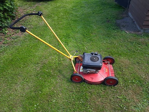 Klippo gräsklippare röd bensindriven