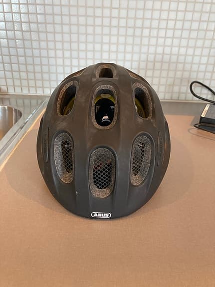 Abus cykelhjälm svart
