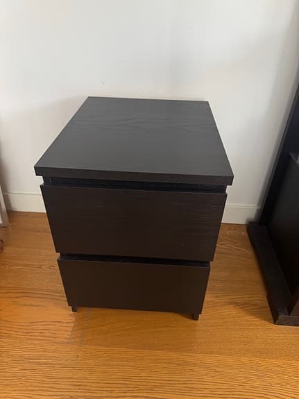 Ikea malm, nattduksbord/ liten byrå i svart trä