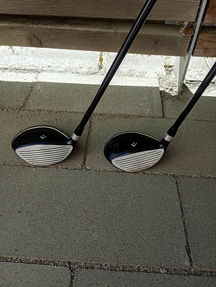 Diverse olika golfklubbor