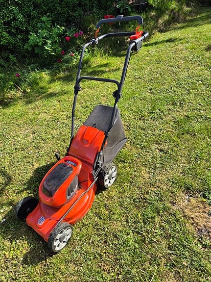 Husqvarna batterigräsklippare LC 137i