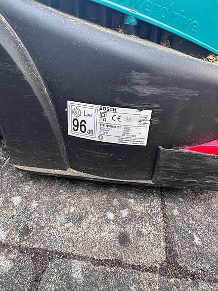 Bosch ARM 34 elgräsklippare grön