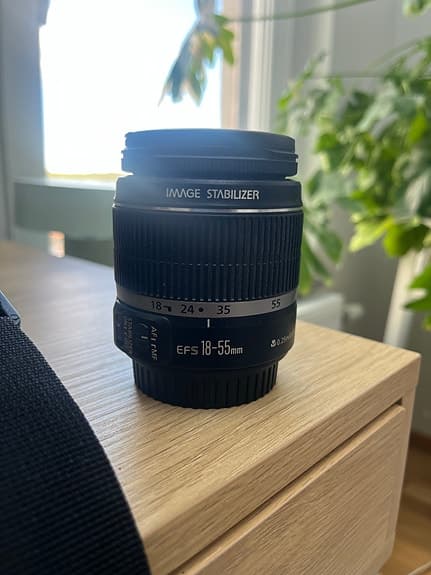 Canon 500D EOS digital systemkamera med 18–55mm objektiv + 50mm 1:1.8