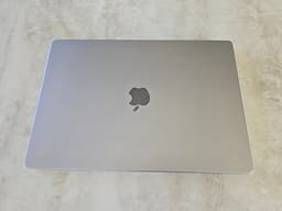 Apple MacBook Pro 16" -  M1 Pro fint skick
