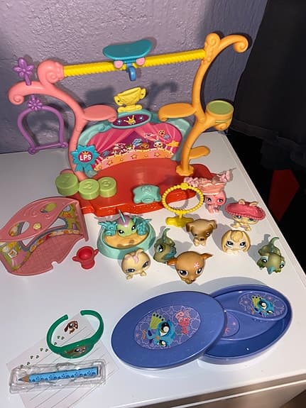 Littelest pet shop bundle