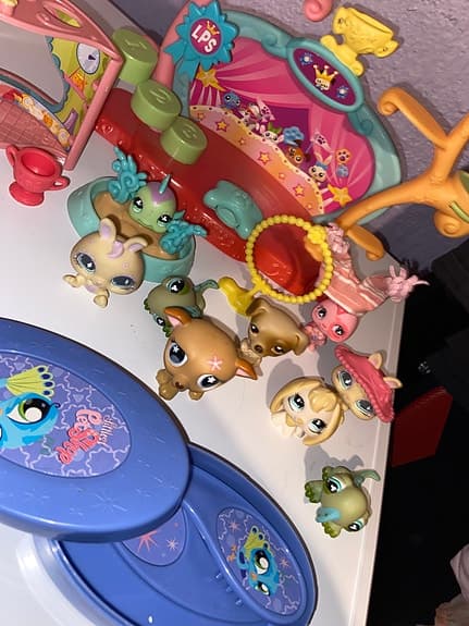 Littelest pet shop bundle