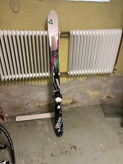 Fischer Freeski / Twintip-skidor med bindningar – fint skick