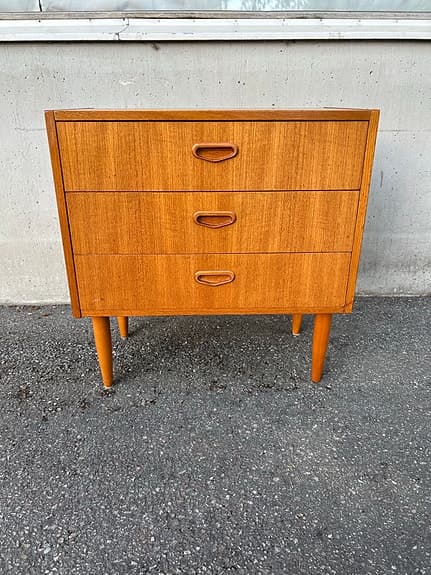 Retro byrå i teak – Bröderna Gustafssons Möbelfabrik (60-tal)