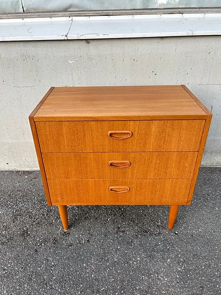 Retro byrå i teak – Bröderna Gustafssons Möbelfabrik (60-tal)