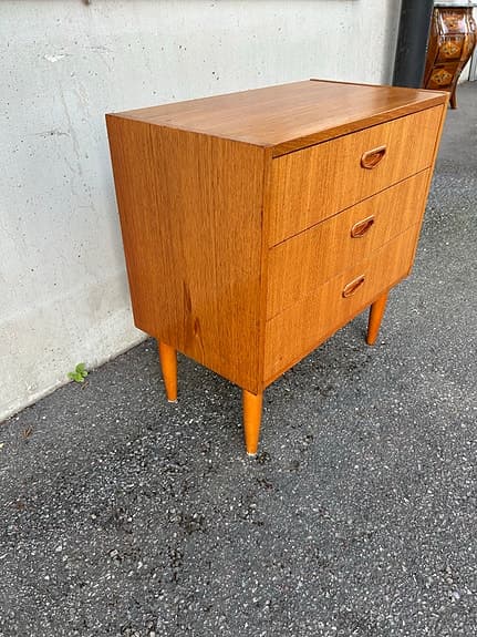 Retro byrå i teak – Bröderna Gustafssons Möbelfabrik (60-tal)