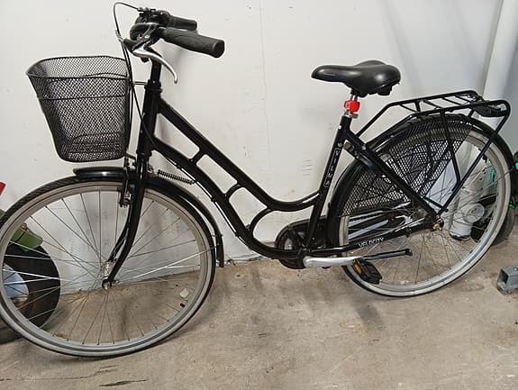 28 tum cykel.nästan ny.all utr.3 vxl