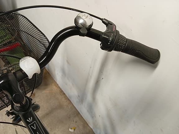 28 tum cykel.nästan ny.all utr.3 vxl