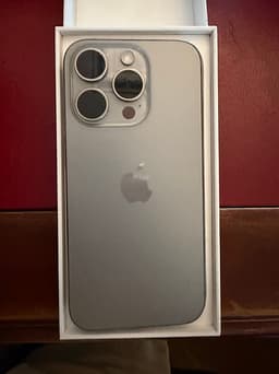 Apple iPhone 15 Pro 128 GB titan