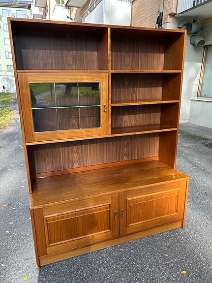 Klassisk retro bokhylla i teak (60-tal / 70-tal) med fungerande belysning!