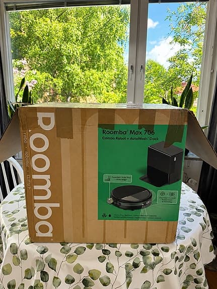 iRobot Roomba Max 706 Combo + AutoWash Dock