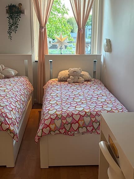 IKEA vit sängram / barnsäng 90x200 med förvaring