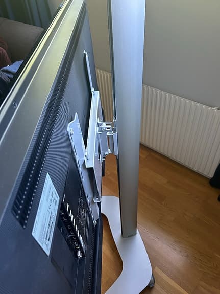 Samsung 55” 4K Smart TV med rullbart stativ