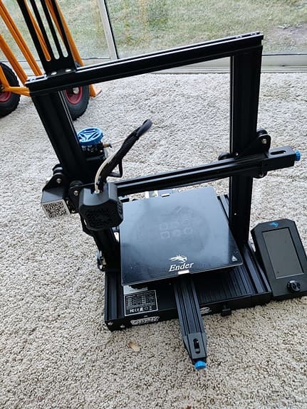 Ender 3 V2 3D-skrivare + 2 oöppnade filamentrullar