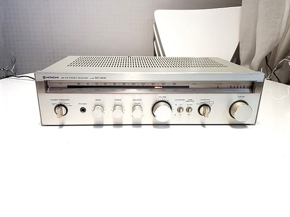 Hitachi SR-2010 Stereo receiver