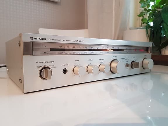 Hitachi SR-2010 Stereo receiver