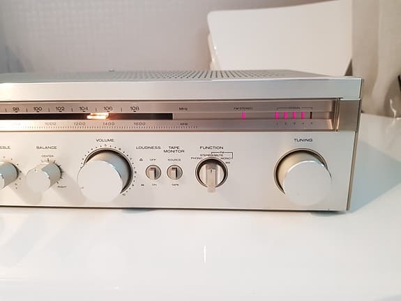 Hitachi SR-2010 Stereo receiver