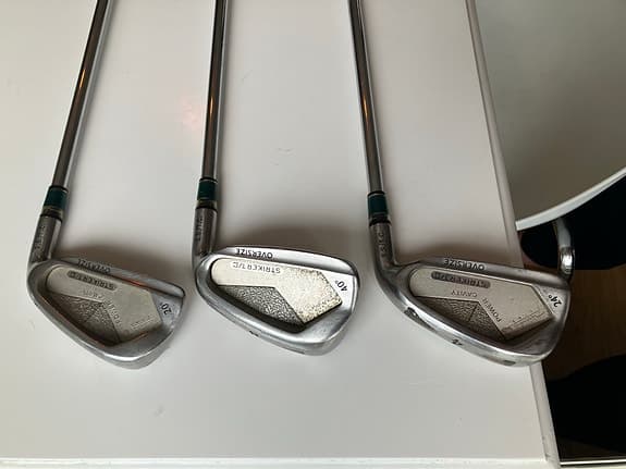 Tumba golfklubbor 3, 4, 8, järnklubbor