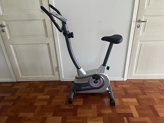 Kayoba motionscykel med display