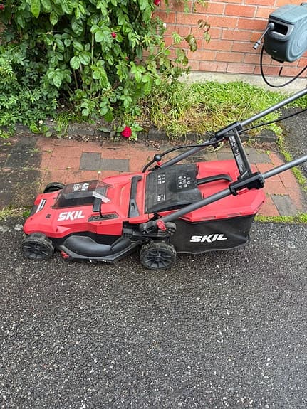 Skil gräsklippare