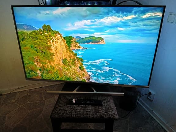 Philips 43" the one 4k UHD LED android smart tv.