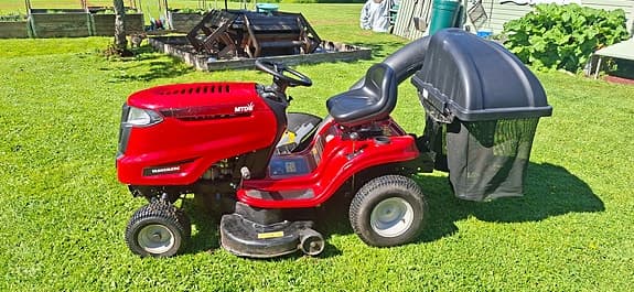 MTD RF 125 åkgräsklippare röd med uppsamlare