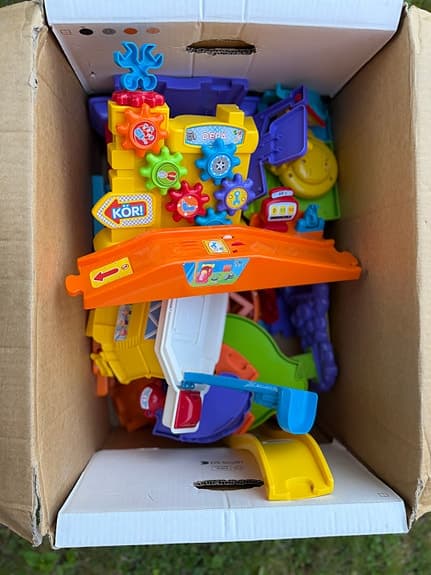 Rolig bilbana med fjärrstyrda bilar för barn 1–5 år