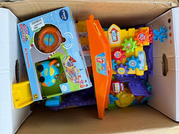 Rolig bilbana med fjärrstyrda bilar för barn 1–5 år