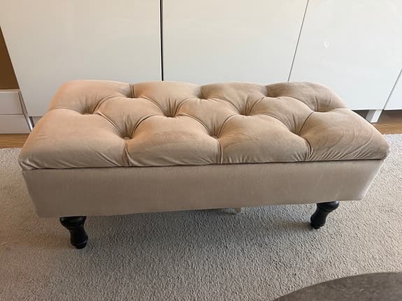 Förvaringsbänk i beige sammet
