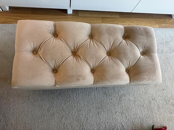 Förvaringsbänk i beige sammet