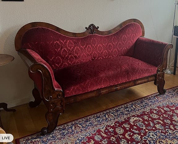 EN VIKTORIANSK SNIDAD MAHOGNY SHOWFRAME SOFFA
