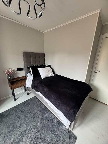 säng med förvaring 90x200 grå