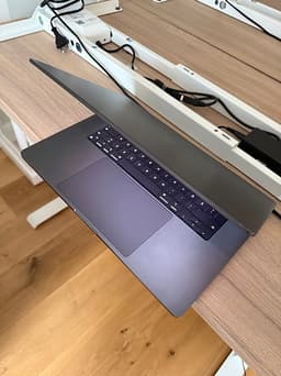 Apple MacBook Pro M3 Pro – 18 GB minne 16”